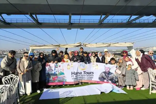 galeri jamaah umroh plus dubai di hana tours