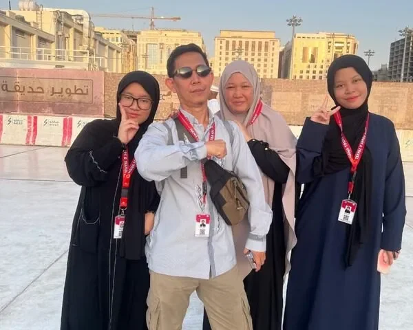 jamaah umroh keluarga hana tours