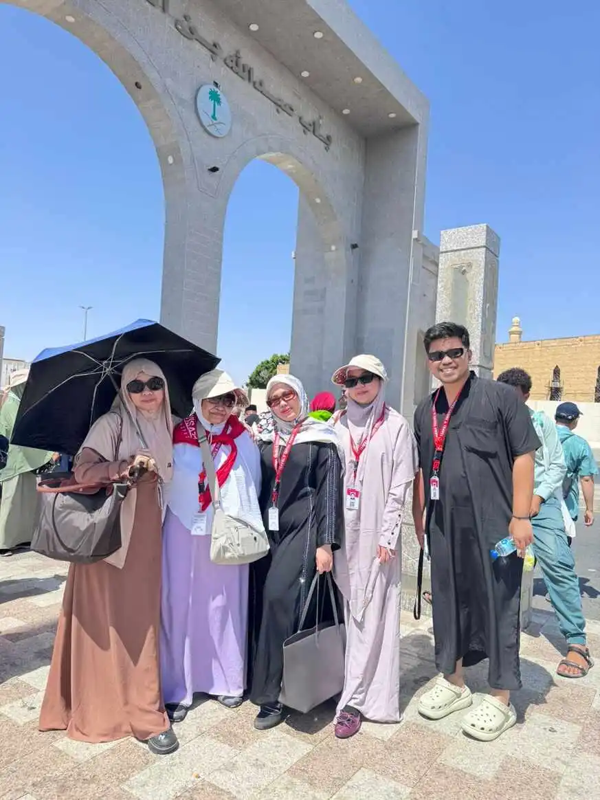 foto jamaah hana sedang city tour